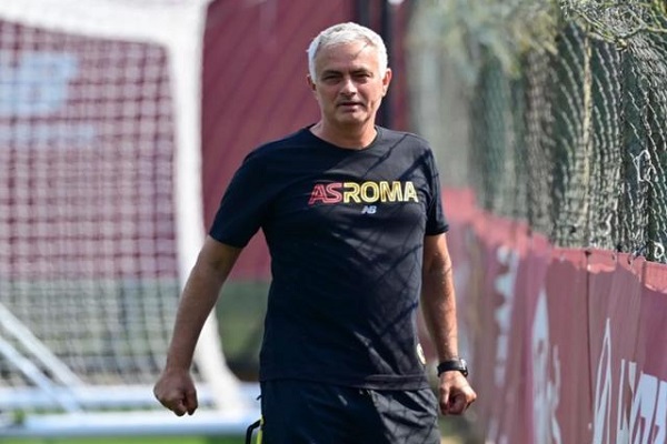 穆帥能否帶領(lǐng)托特納姆熱刺實(shí)現(xiàn)賽季首個(gè)英超冠軍？