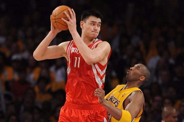 籃球防守方被進(jìn)攻方墊腳算犯規(guī)嗎？