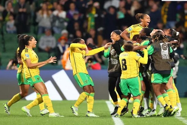 為什么世界杯和歐洲杯等國際足球比賽只有四年一次？