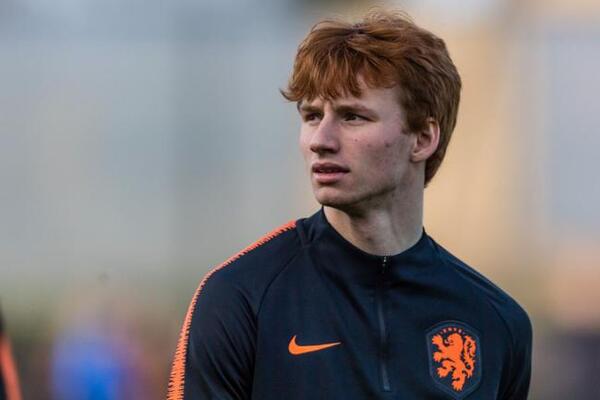 范登博格加盟美因茨,利物浦借出中衛(wèi)助力德甲挑戰(zhàn)