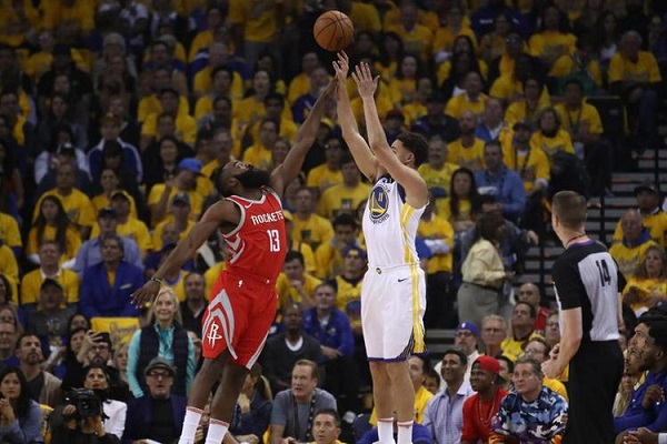 籃球規(guī)則中三分球的計分方式是怎樣的?